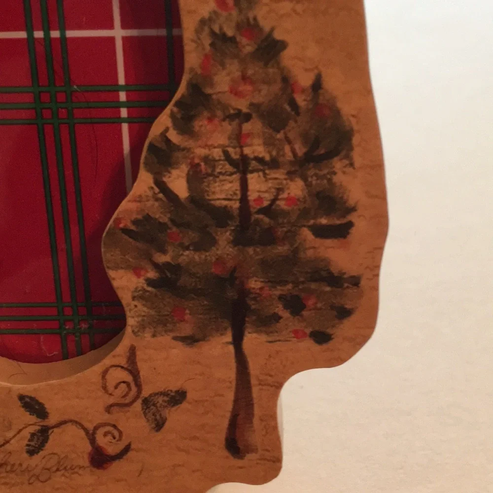 Adorable wooden picture frame with painted Christmas tree and lights!